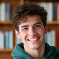 Pablo G., estudiante, sonriendo